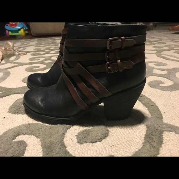 Shoes - Picture 3 of 3